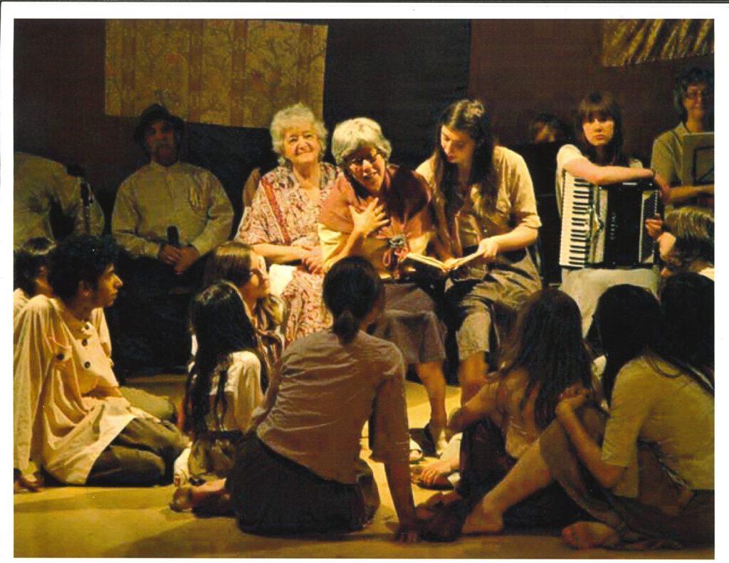 In 2008, Naivelters staged an inter-generational community arts production, Oy di Velt, melding the history of a children’s commune in Russia and Naivelt’s radical roots