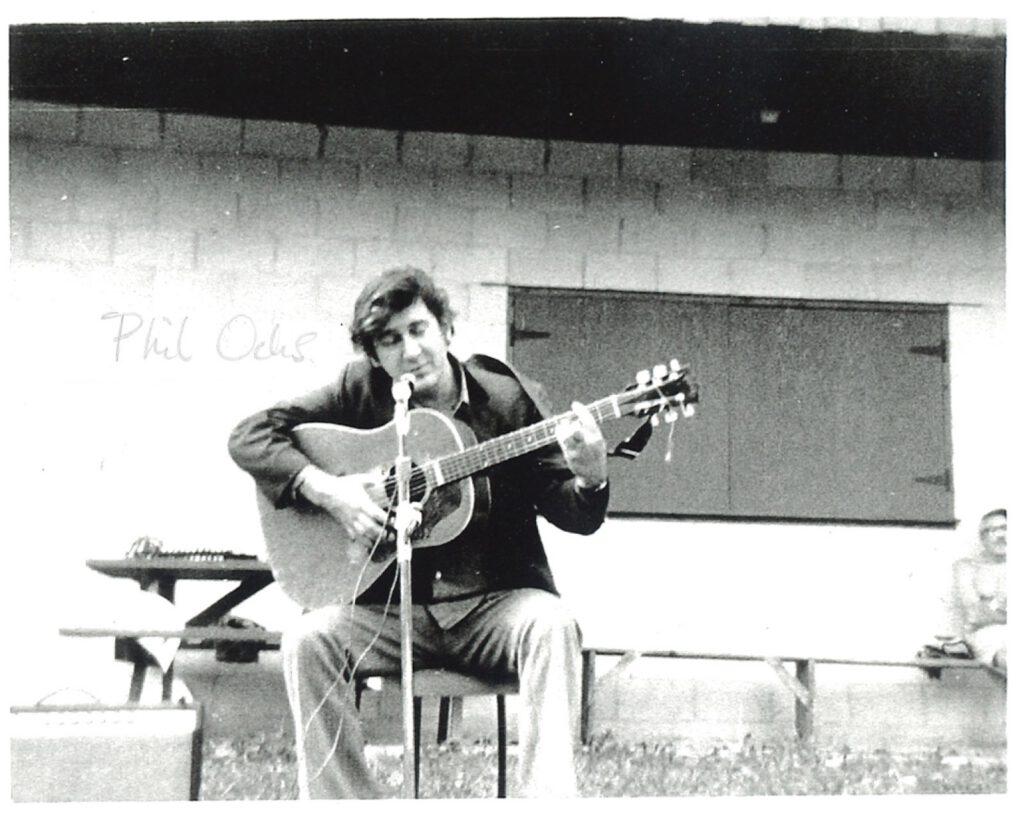 Protest singer Phil Ochs performed at Naivelt in 1973
