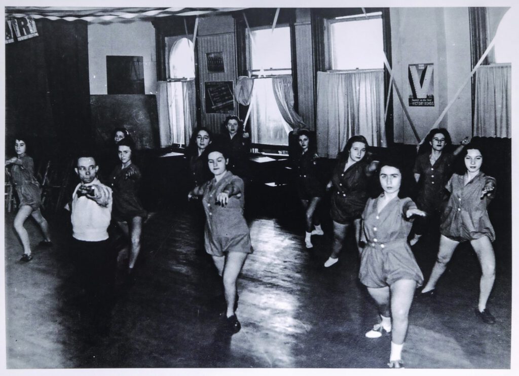 The UJPO Dance Ensemble rehearses during the 1940s