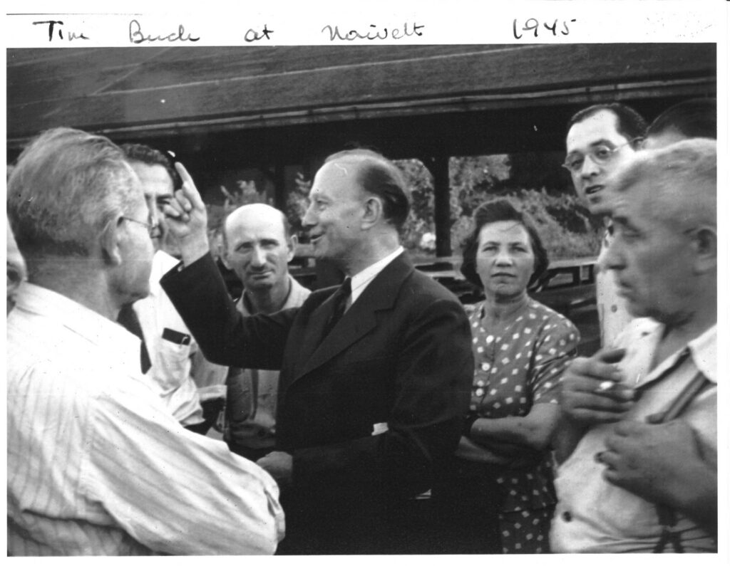 Canadian Communist Party leader Tim Buck campaigns at Camp Naivelt in 1945